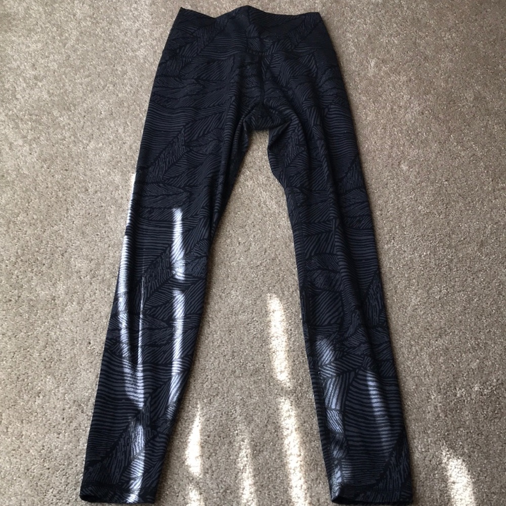 Size small yoga pants. Good condition.